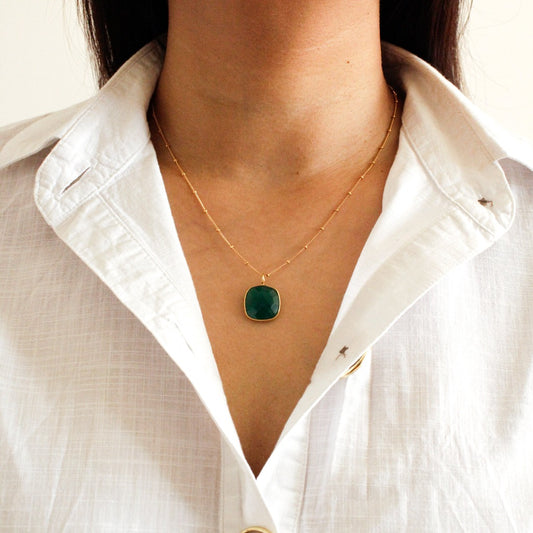 green onyx, green and gold onyx, green onyx necklace, Green Onyx Jewellery, the best place to buy jewelery online