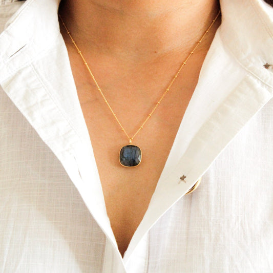 labradorite, Labradorite necklace, Labradorite necklace uk, Labradorite jewellery, labradorite jewellery uk, labradorite changed my life