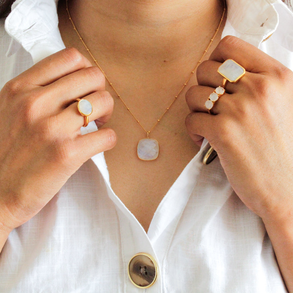 moonstone rings , Rainbow moonstone rings, Moonstone necklaces, Moonstone Ring, moonstone jewellery, moon ring, statement ring, Rings, ring moonstone, slow fashion, affordable jewellery