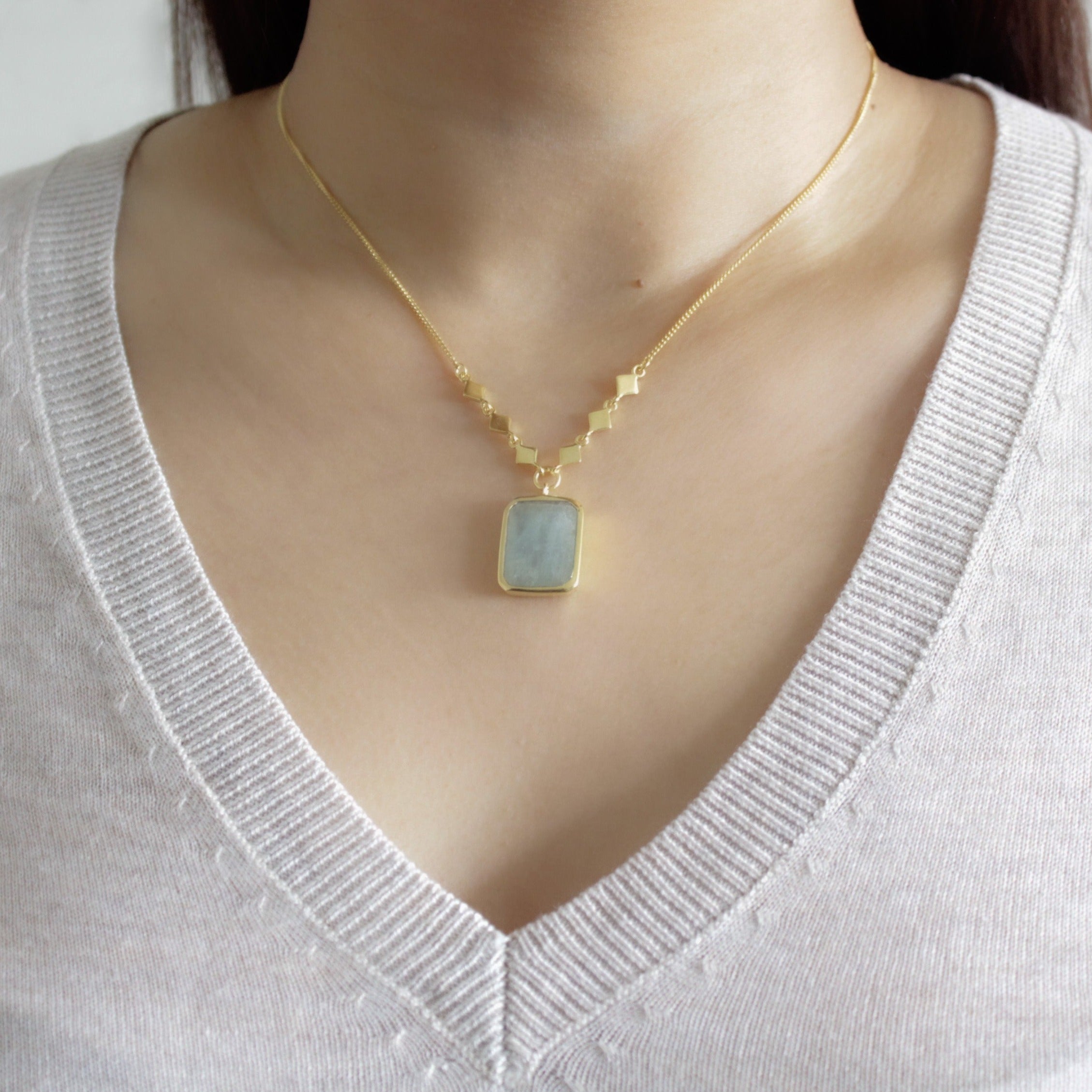 Gold necklace with discount aquamarine stone